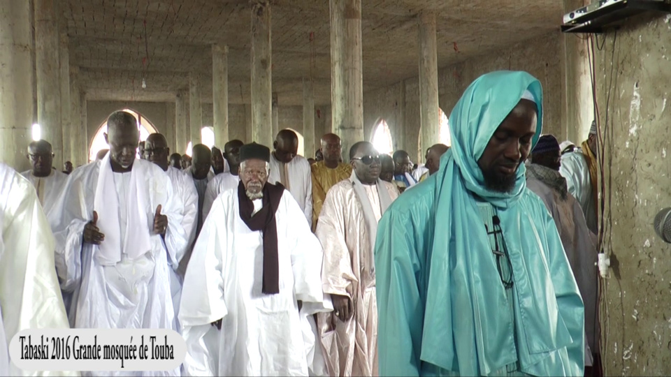 Lors d’une ressente sortie, le prêcheur Oustaz Oumar Sall, sans citer de nom, dénonçait le fait qu’on attribue les pouvoirs de Dieu à des êtres humains.