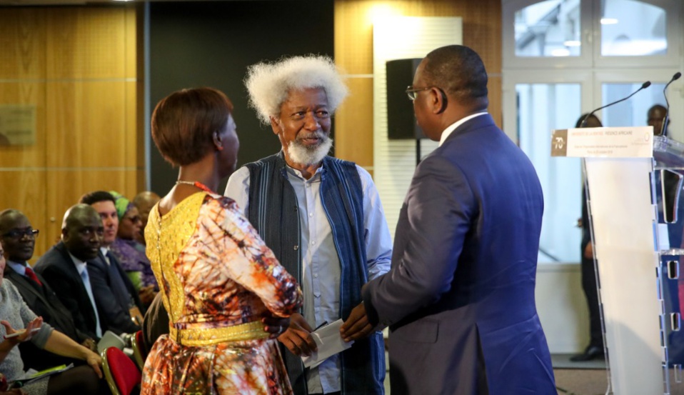 Photo : Le Président Macky Sall en compagnie de Wole Soyinka et du Secrétaire générale de l’Organisation internationale de la francophonie