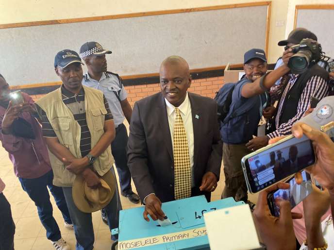 Le président Mokgweetsi Masisi réélu à la tête du Botswana