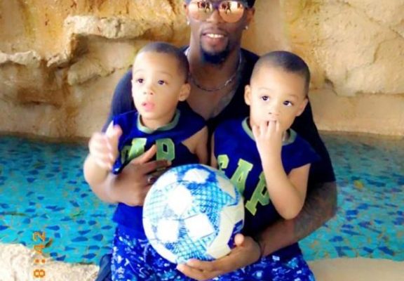 (05 Photos) : Regardez ce que Henry Camara ose faire avec ses jumeaux