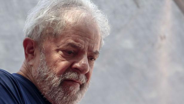 Brésil: la justice autorise la libération de Lula