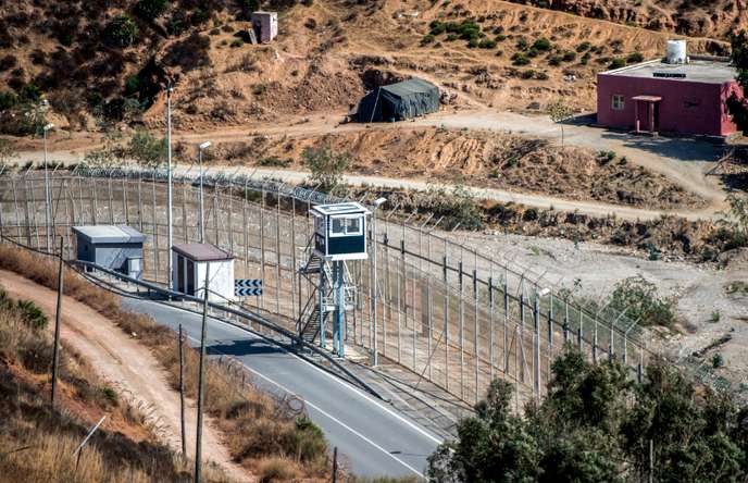 Un fourgon fonce dans l’enclave espagnole de Ceuta avec cinquante migrants à bord