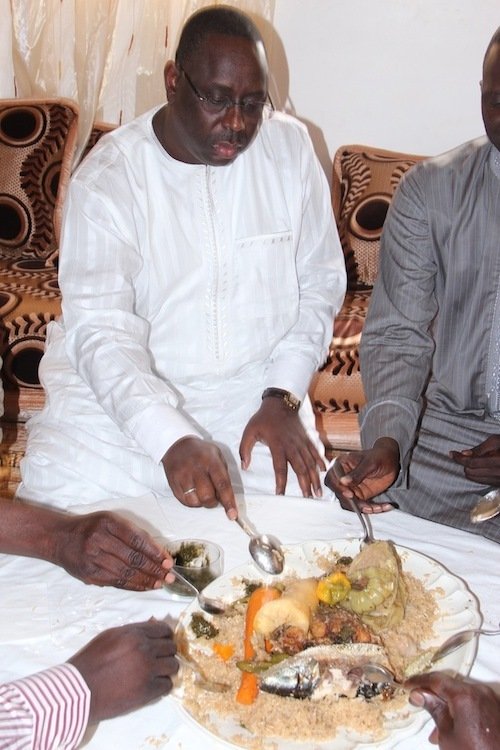 Arrêt sur image : Moustapha Diakhaté et Macky SALL autour d’un bol en 2012