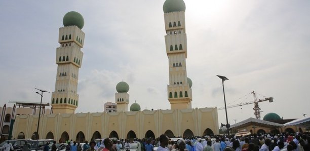 Coronavirus au Sénégal : Prière du vendredi et khadaratul Jumma suspendues à la Mosquée Omarienne