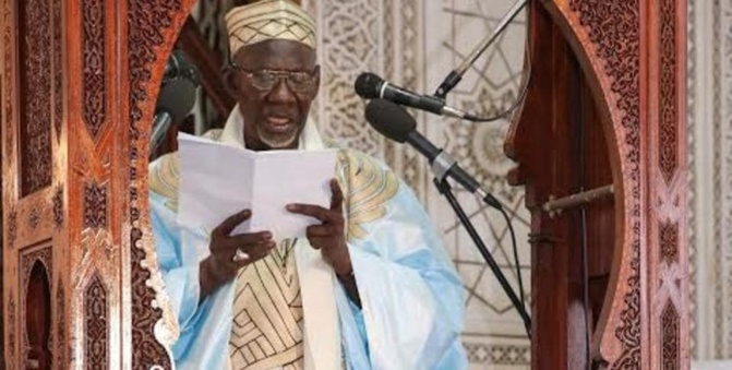 Interdictions des prières du vendredi : l’Imam de la grande mosquée de Dakar s’oppose à la mesure