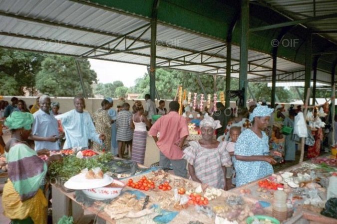 Ziguinchor: leur fermeture annoncée  à 17 heures: c'est la ruée des populations vers les marchés