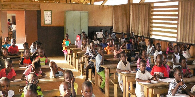 LA REPRISE DES ENSEIGNEMENTS SCOLAIRES ET UNIVERSITAIRES REPORTÉE AU 4 MAI