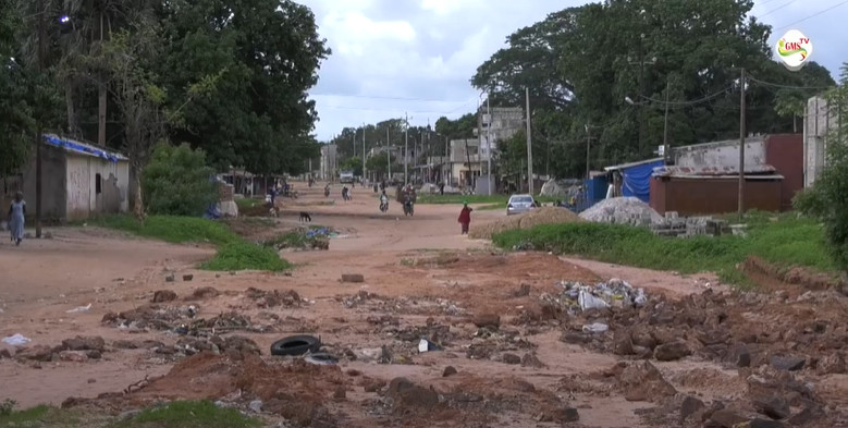 ​"NOUS SOMMES DÉÇUS PAR LA MAIRIE" : LES HABITANTS DE KENYA DÉNONCENT LE MAUVAIS ÉTAT DES ROUTES