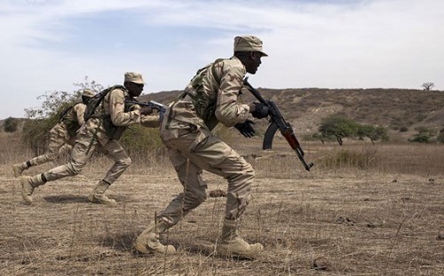 Burkina Faso : Encore des militaires tués dans une embuscade, dans le centre-nord.