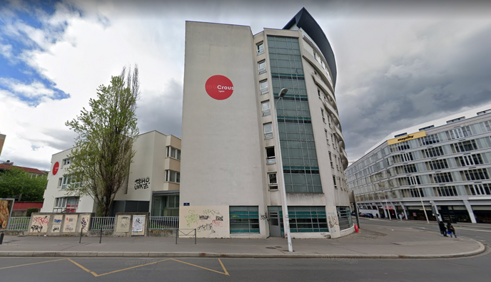 Un étudiant gravement blessé après s’être immolé par le feu devant le Crous de Lyon