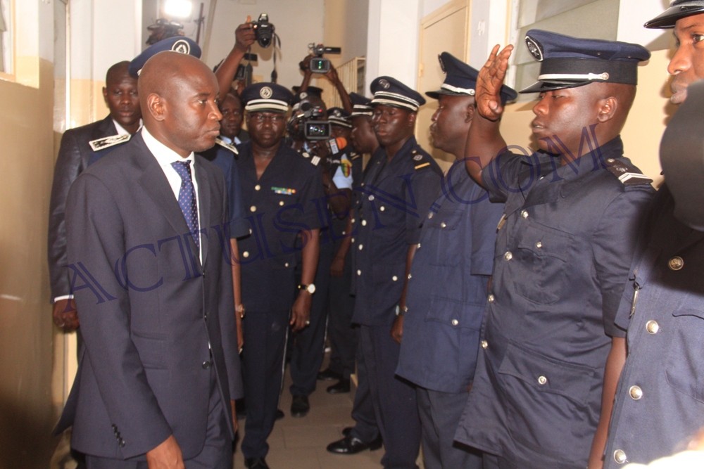 Renforcement des moyens sécuritaires, présence policière et de la gendarmerie dans tous les quartiers……, le plan de guerre de Aly Ngouille Ndiaye pour lutter contre l’insécurité dans la banlieue