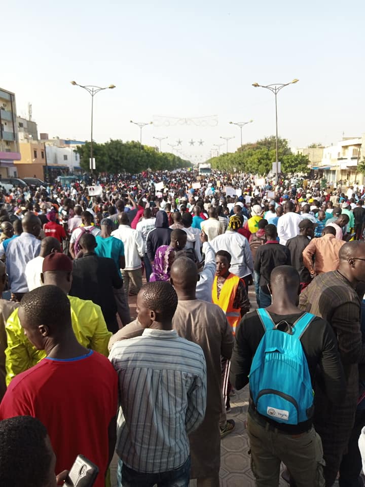 Marche contre la hausse du prix de électricité: le pari de la mobilisation réussi (images)