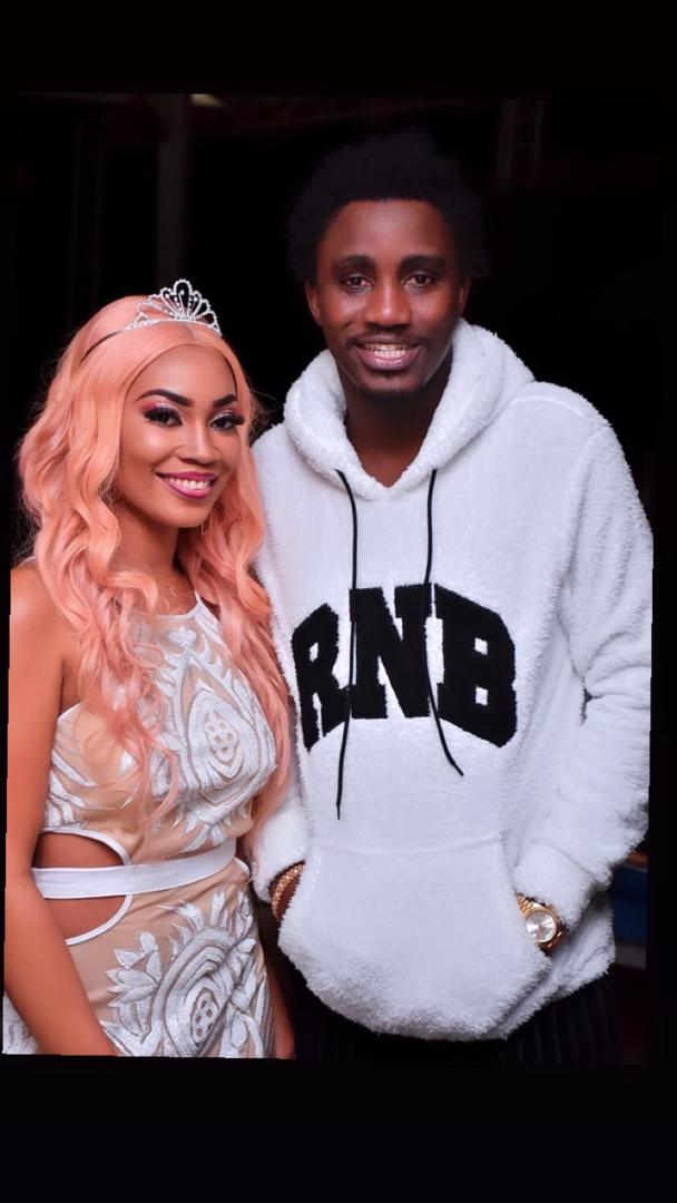 5PHOTOS +VIDEO: Wally Seck à l’anniversaire surprise de Mami Louise de la série "Belle-mère"