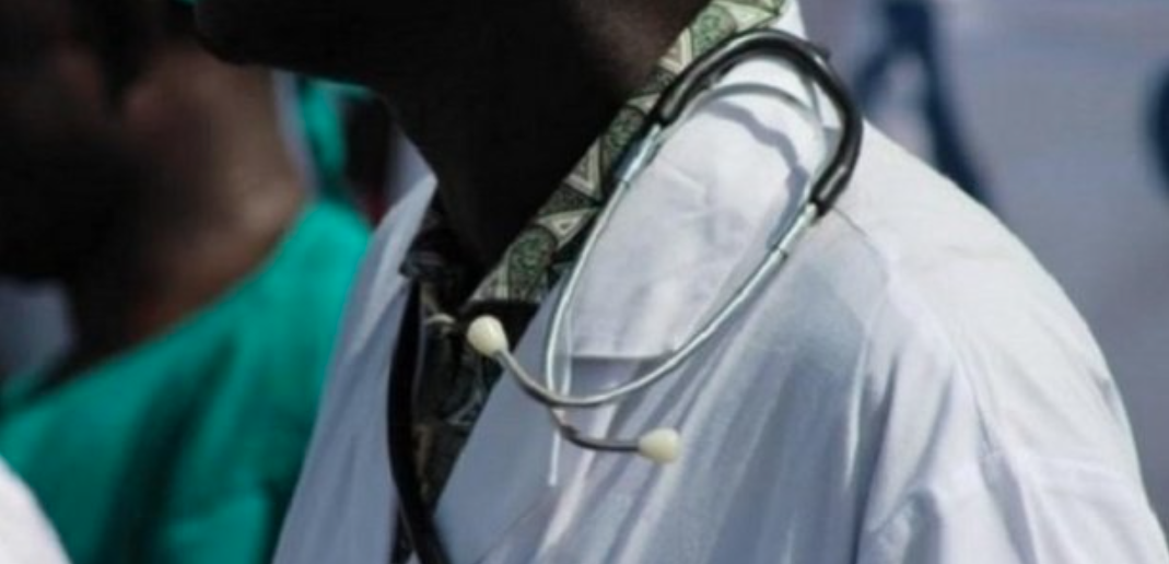 Des médecins lancent une pétition pour réclamer la tête de Diouf Sarr