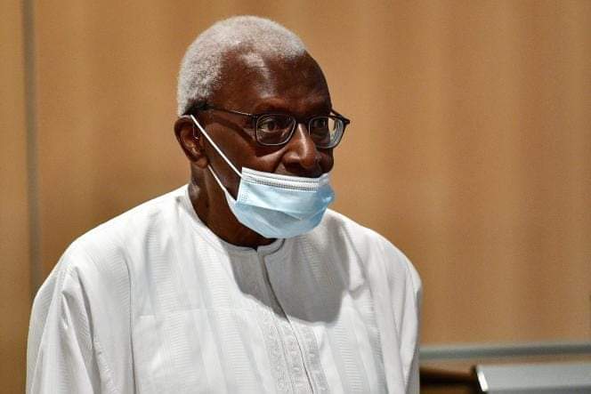 RETOUR AU SÉNÉGAL : Lamine Diack bloqué par des "formalités", sa défense confiante