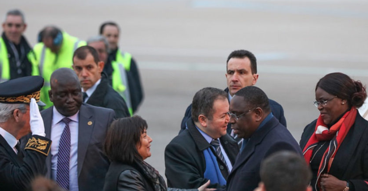 Visite en France : Macky Sall face aux désordres organisés de son parti.