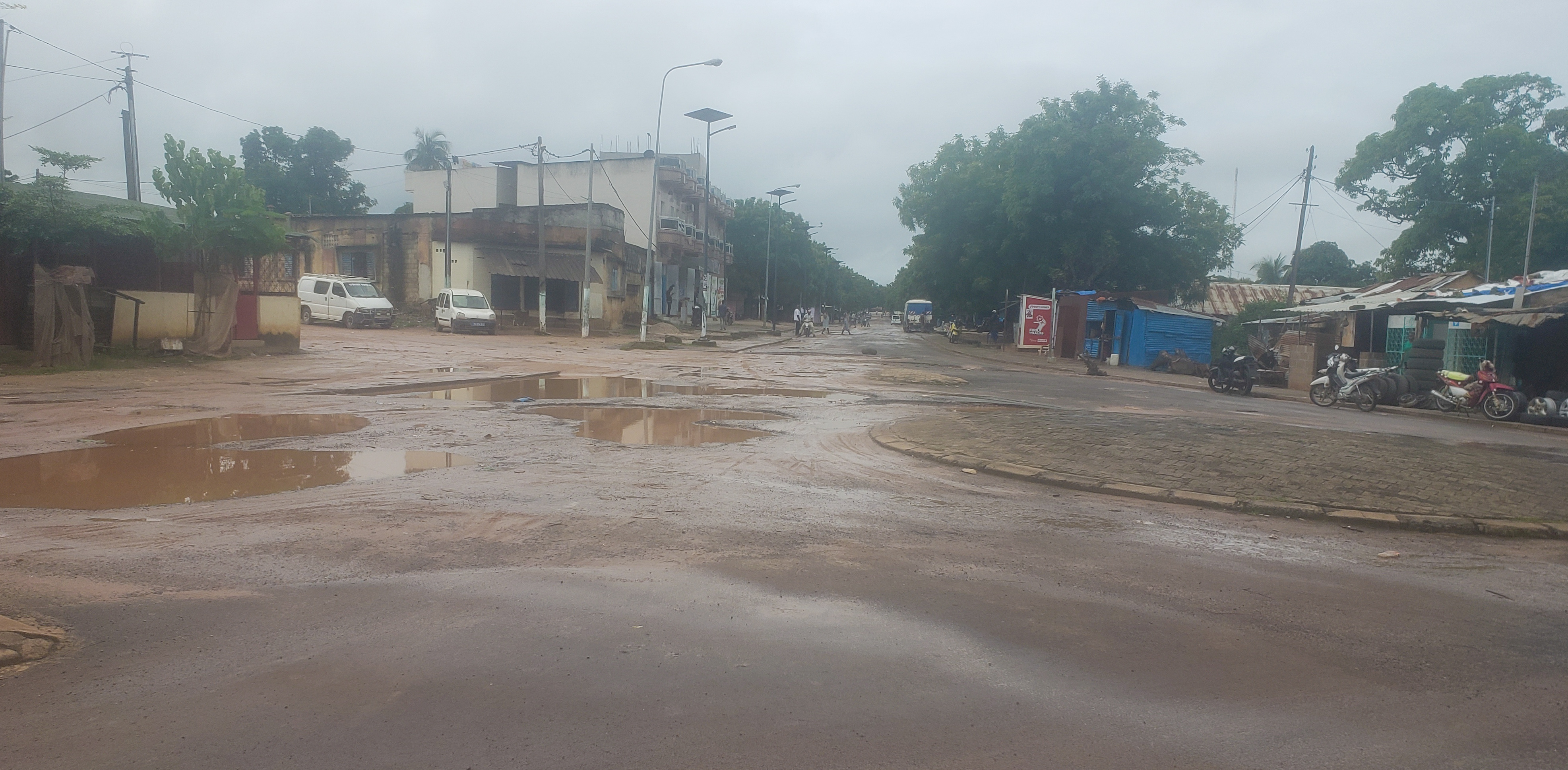 ZIGUINCHOR À L'ÉPREUVE DES ROUTES : QUAND L'ÉTAT DES VOIES DOUBLE LE COÛT DE LA VIE 