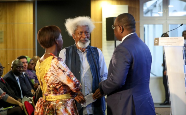 Photo : Le Président Macky Sall en compagnie de Wole Soyinka et du Secrétaire générale de l’Organisation internationale de la francophonie