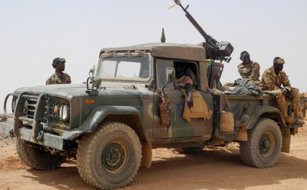 Mali: au moins 49 militaires tués dans l'attaque d'un camp militaire à Indelimane