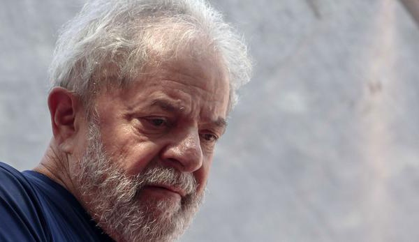 Brésil: la justice autorise la libération de Lula