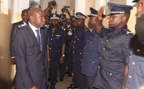 Renforcement des moyens sécuritaires, présence policière et de la gendarmerie dans tous les quartiers……, le plan de guerre de Aly Ngouille Ndiaye pour lutter contre l’insécurité dans la banlieue