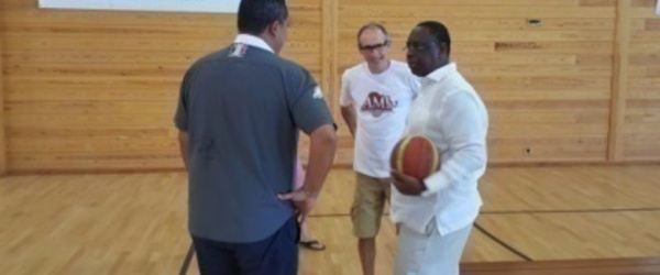 L'hommage du président Macky Sall à Kobe Bryant : « C'est une grande Légende du basket qui disparaît ainsi »