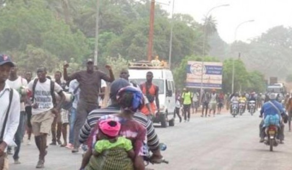 GREVE A L'UASZ: les étudiants prennent en otage la ville de Ziguinchor