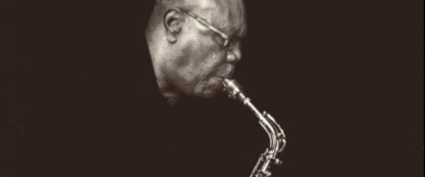 Le saxophoniste, Manu Dibango, testé positif