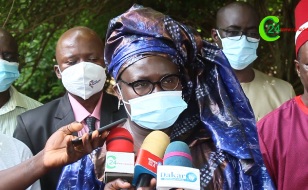 VISITE AU ROI DE OUSSOUYE, ASSOME DIATTA SE RESSOURCES AUPRÉS DES SIENS.