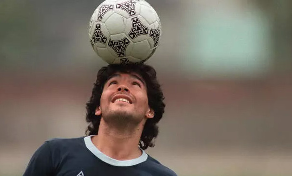 Diego Maradona, mort d'une légende universelle