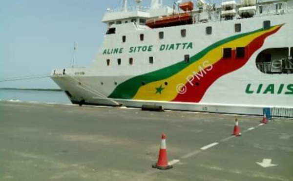 NAVIRE « ALINE SITOE DIATTA » La troublante immobilisation