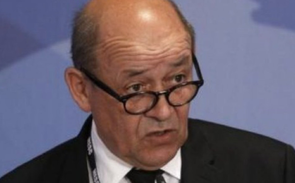 Mali : Une plainte contre Le Drian pour corruption