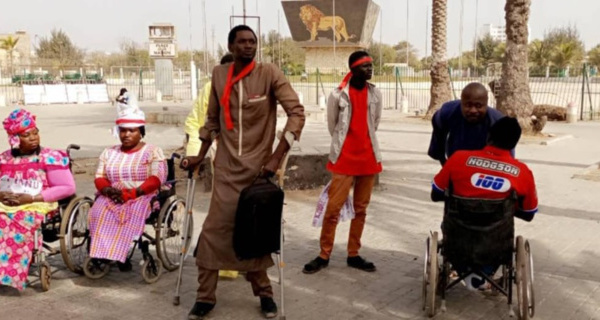 Place de la nation : Les handicapés vilipendent le régime de Macky