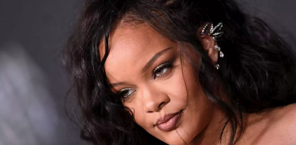 USA : Un homme s’infiltre chez Rihanna pour lui demander sa main