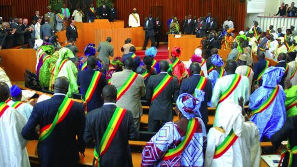 Assemblée nationale : Les députés de YAW ont adressé 90 questions au gouvernement