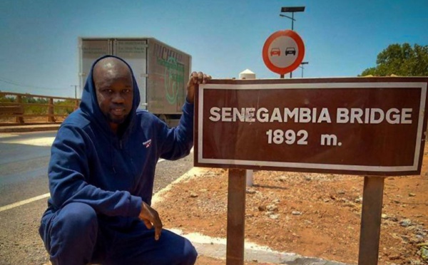 EN ROUTE  POUR ZIGUINCHOR, OUSMANE  SONKO FAIT ESCALE EN GAMBIE...