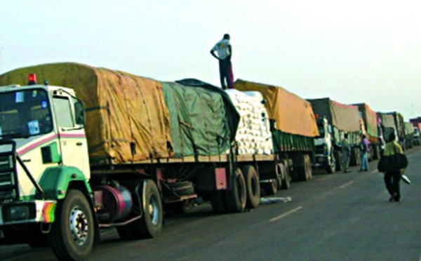 BLOCAGE  DES CAMIONS  À ZIGUINCHOR : LES TRANSPORTEURS DÉNONCENT UNE SITUATION ALARMANTE 